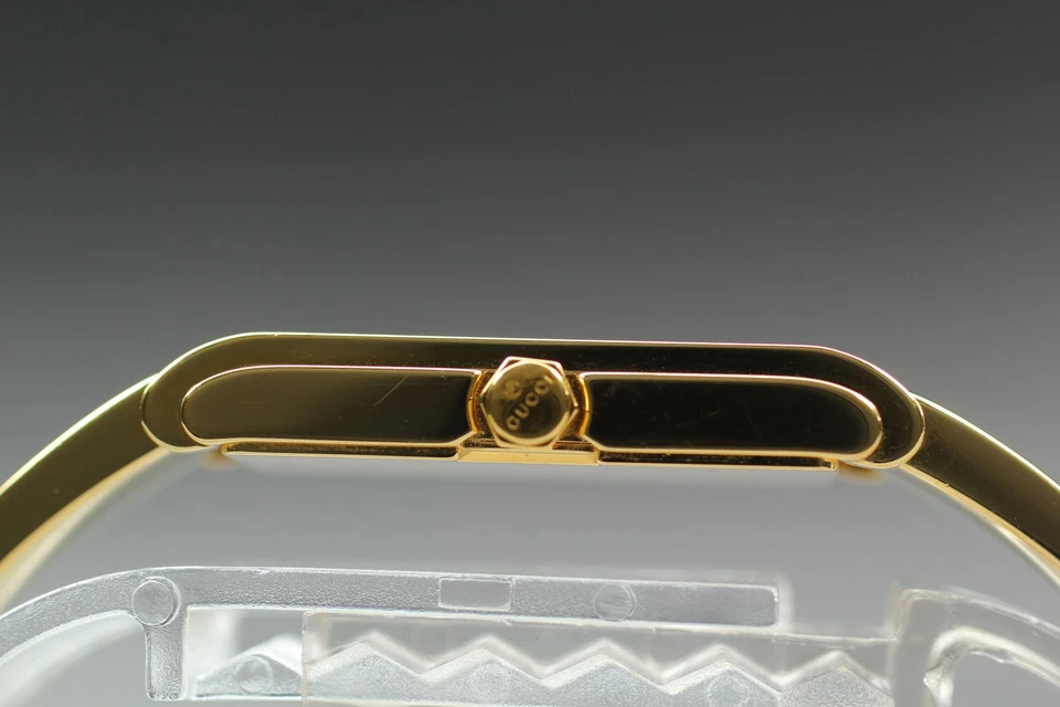 Near MINT Vintage Gucci 109 1P Diamond 14mm Quartz Boots Gold Dial Women’s Watch - Image 4 of 4