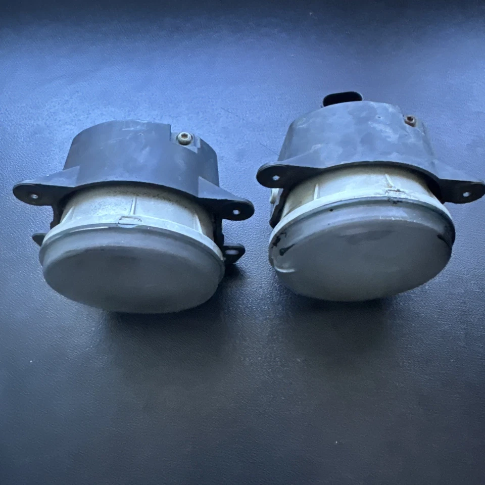 Заводские противотуманные фары для Jeep Wrangler JK 2007-2017 годов выпуска от оригинального производителя противотуманные фары справа или слева в наличии JKU - Изображение 2 из 4