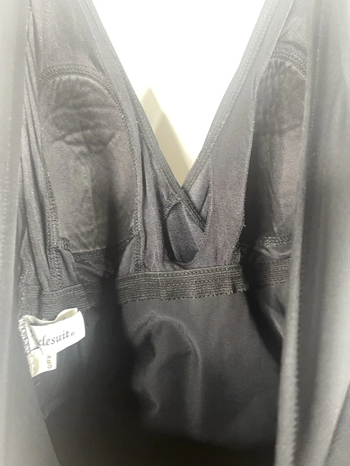 Miraclesuit X Orvis Aurora Sujetador Copa Suave Escote en V Una Pieza Negro Traje de Baño 16 Foto 3 de 4