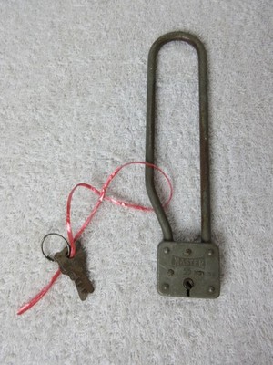 Vintage Masterlock Co Milwaukee langer Bügel Vorhängeschloss mit 2 Schlüsseln. Made In U.S.A.