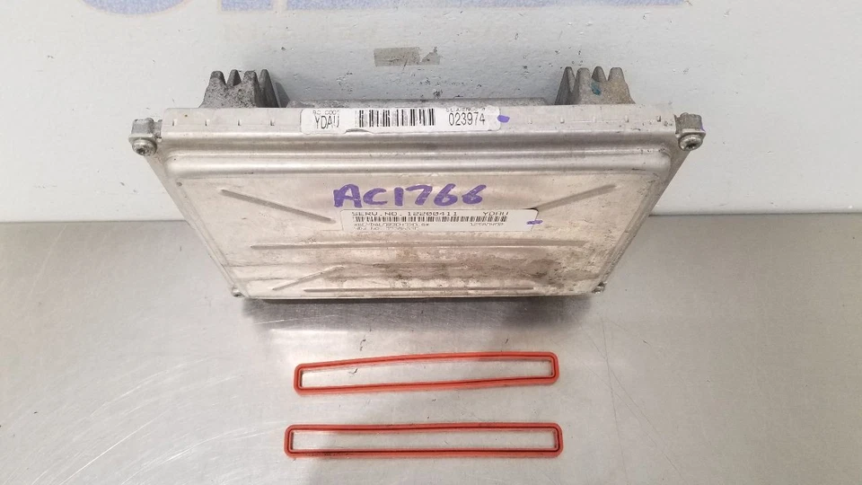 03 MÓDULO DE CONTROL DEL MOTOR CHEVY CORVETTE 5,7 L ECM 12200411 Foto 2 de 4