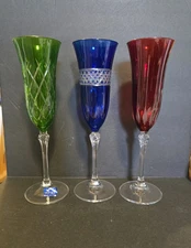 Le Stelle Gioielli Da Tavola Red,blue, Green Champagne Flutes Set of 3