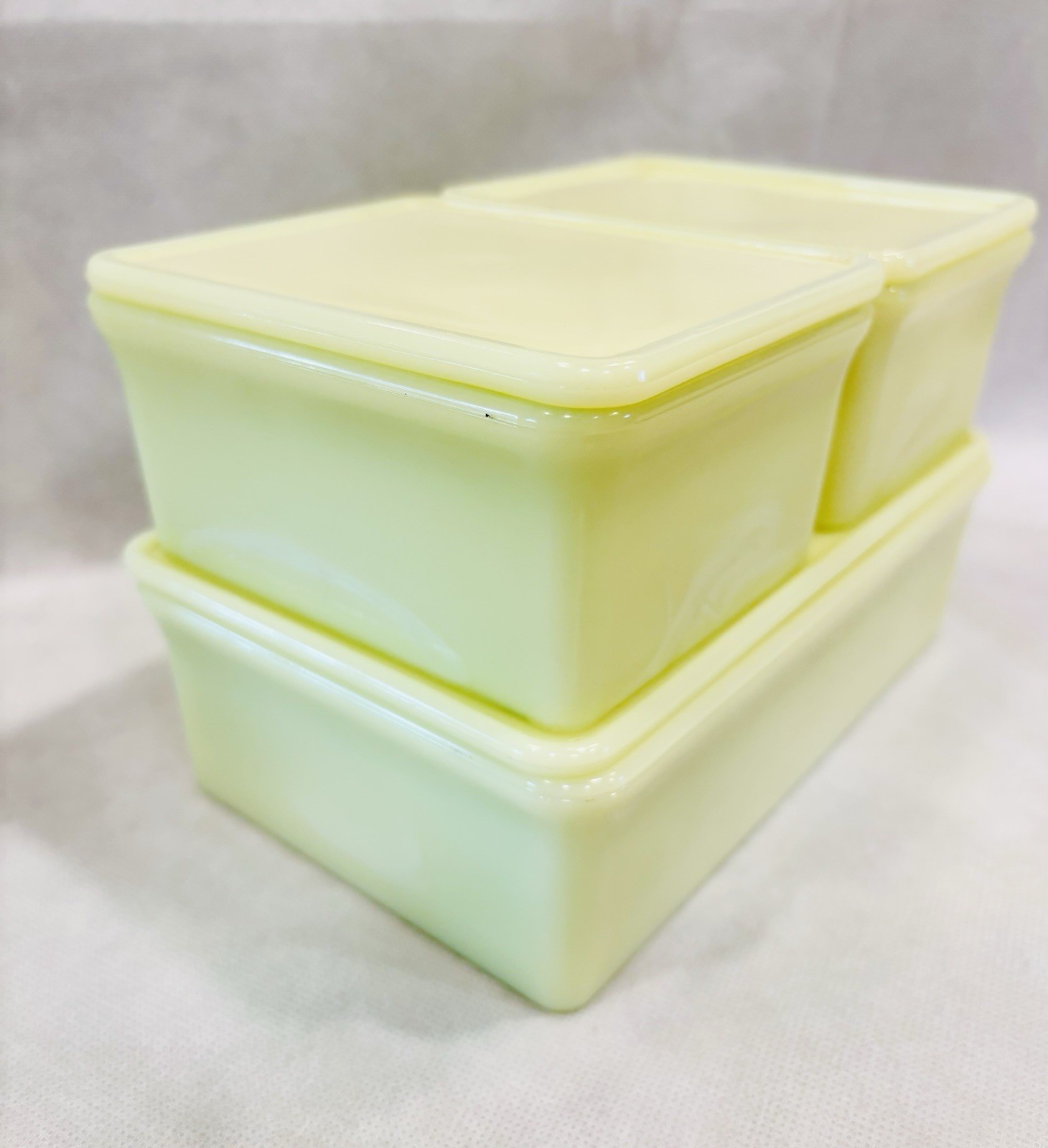 3 McKee  Rectangle Yellow Refrigerator Dishes Lids Set of 3 Complete Yellow Yes