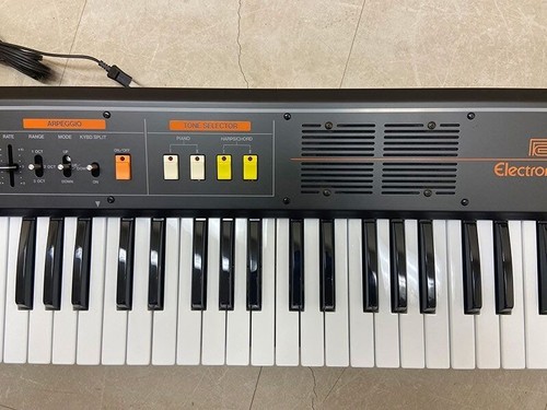 Teclado piano eléctrico Roland EP-09 61 teclas sintetizador analógico - Imagen 3 de 4