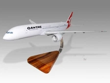 Boeing 787-9 Qantas Latest Livery Desk Wood Airplane New Model Small 1/200