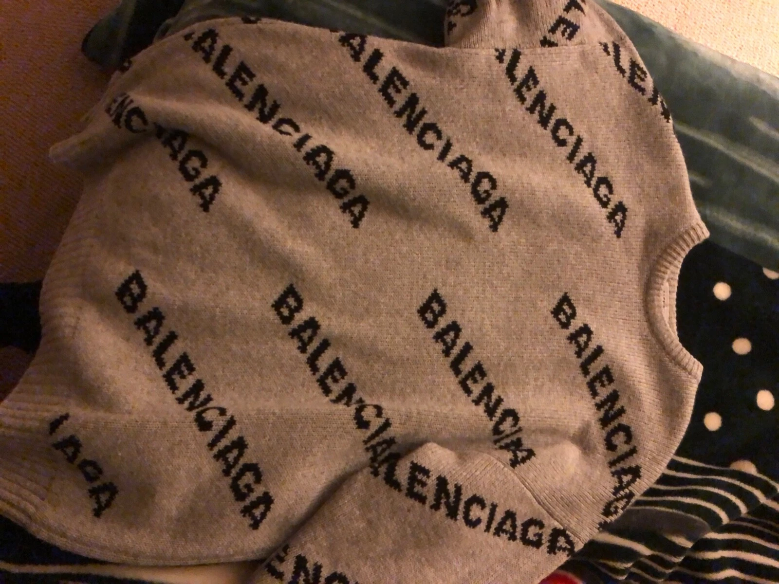 maglione balenciaga