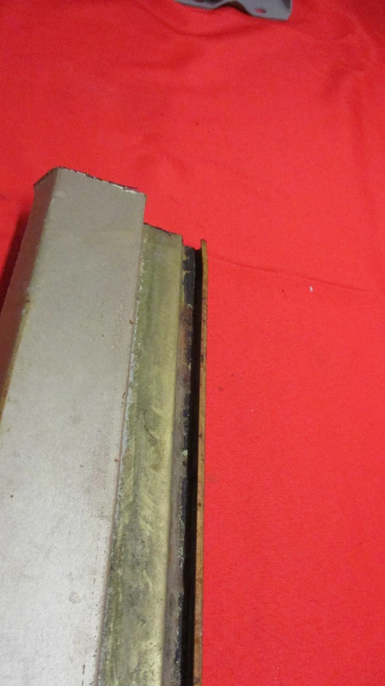 1971-1973 CHEVROLET IMPALA E CAPRICE IMPALA CALHA PORTA-MALAS LADO DIREITO - Imagem 3 de 4