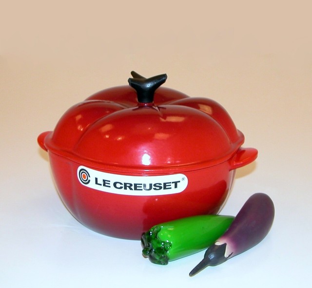 Le Creuset® 2L / 2.25 QT TomatoShaped Covered Cast Iron Casserole