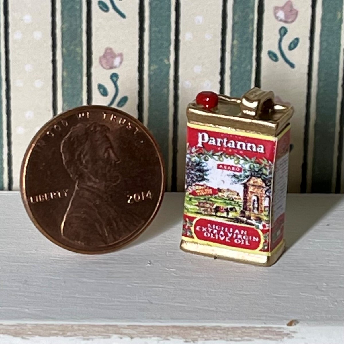 Dollhouse Miniature Food 1:12 Olive Oil Tin
