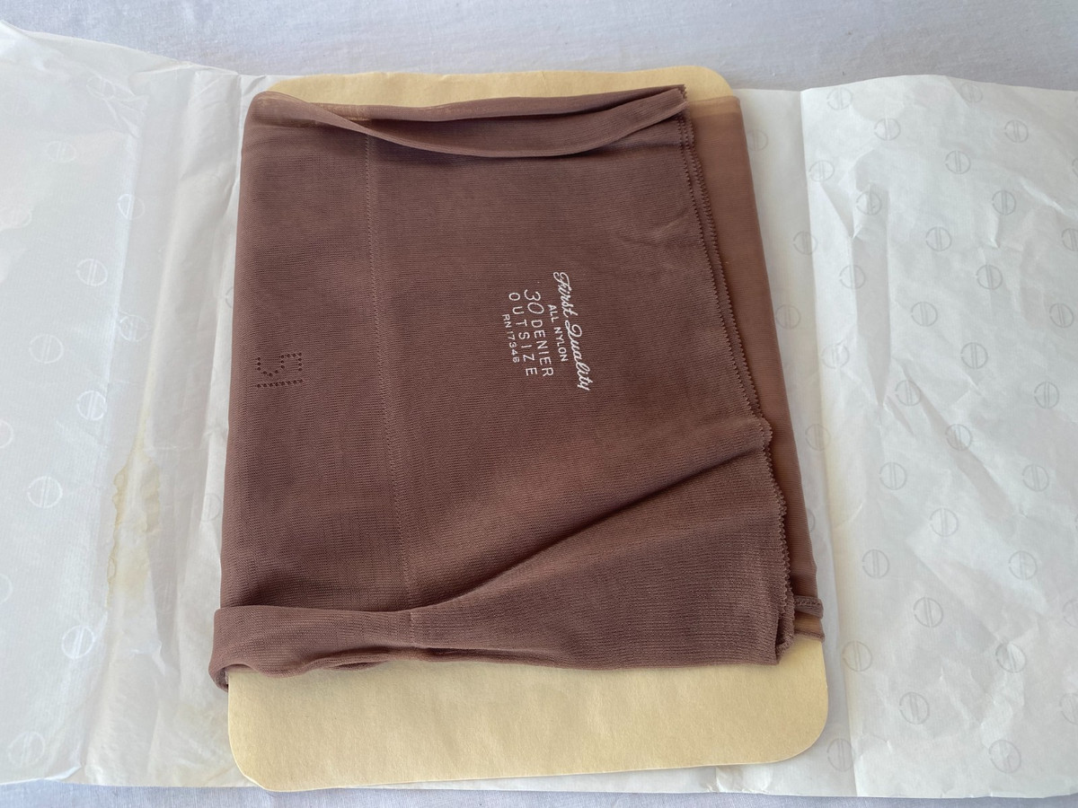 VTG 60s ALBERTS THIGH HIGH MOCHA OUTSIZE 30 DENIER STOCKINGS..11-12..35" View 4