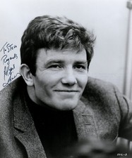ALBERT FINNEY Signed 1968 "Charlie Bubbles" 8X10 B&W Press Photo Autograph w/COA ALBERT FINNEY Signed 1968 "Charlie Bubbles" 8X10 B&W Press Photo Autograph w/COA