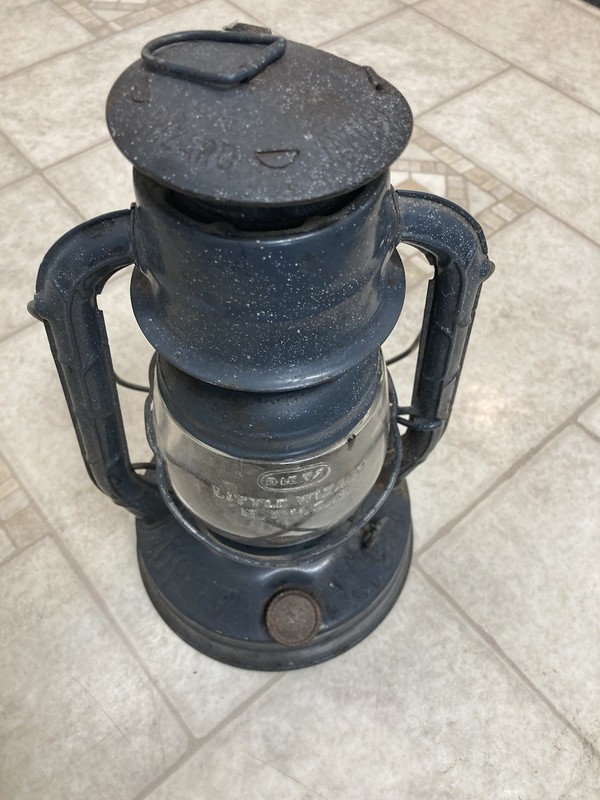 Dietz Little Wizard Blue Oil Lantern Metal/Glass w/ Glass Loc-Nob Globe