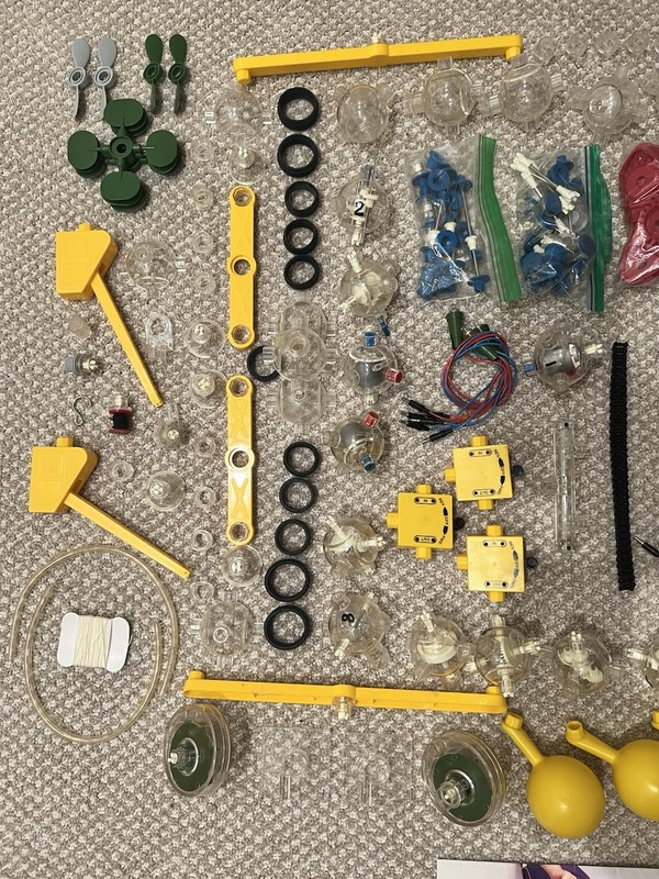 Capsela Vintage Motorized Land and Water Model Kit Parts Included