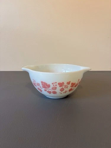 Vintage 23 Pyrex  PINK GOOSEBERRY  Nesting Bowl 441 1 1/2 pt  USA ovenware