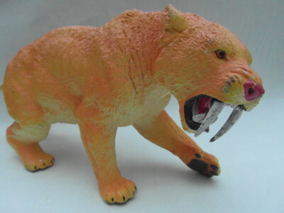 AAA SEHR GROßER SÄBELZAHNTIGER SABER-TOOTHED-TIGER ca 29cm lang TIERFIGUR Figur