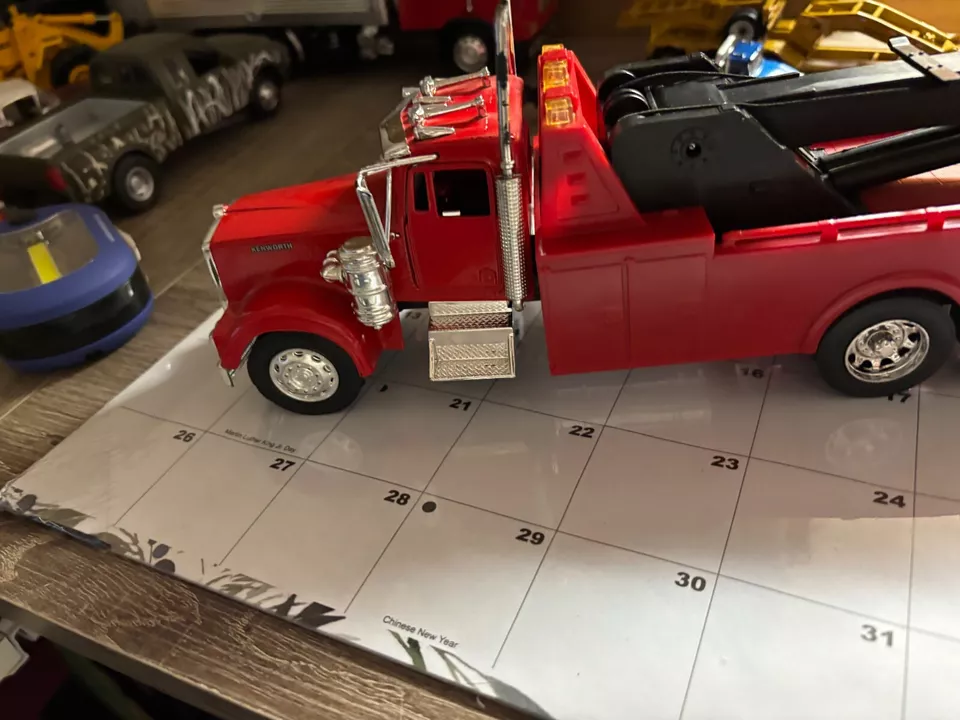 1/32 NEW RAY RED  USED KEN W 900 TOW TRUCK, NO PACKAGING # B102 - Image 2 of 4