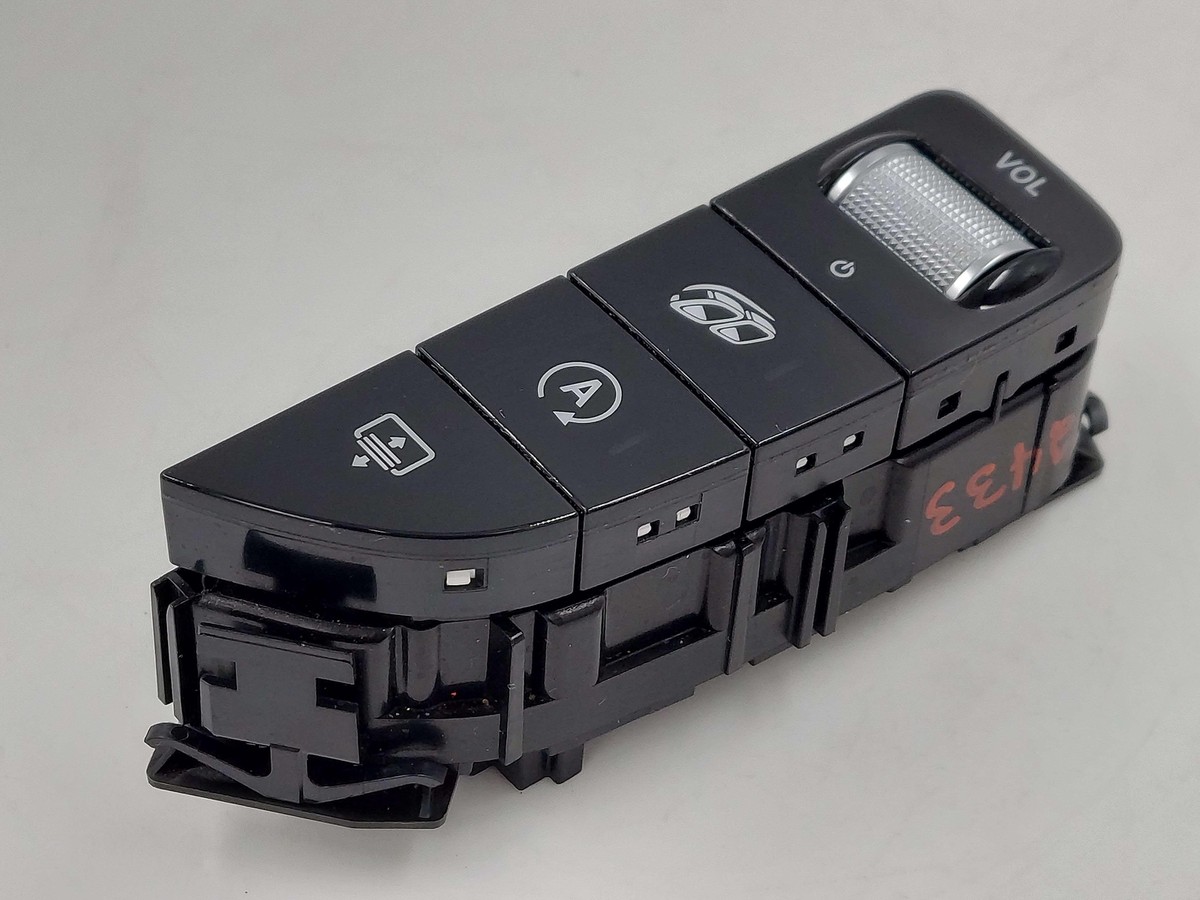 2017 MERCEDES C63S AMG W205 VOLUME EXHAUST AUTOMATIC SWITCH BUTTON