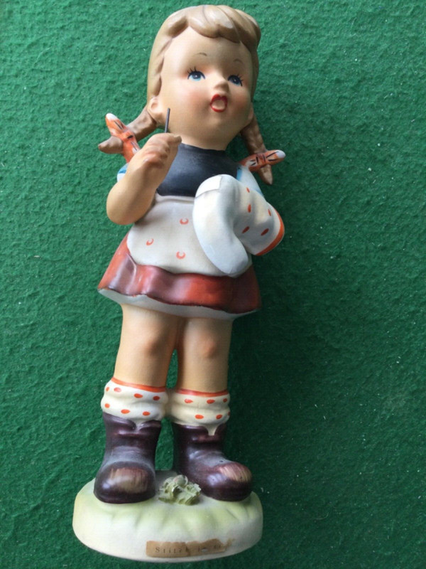 Vintage Erich Stauffer  Girl Figurine 8564-10” Tall