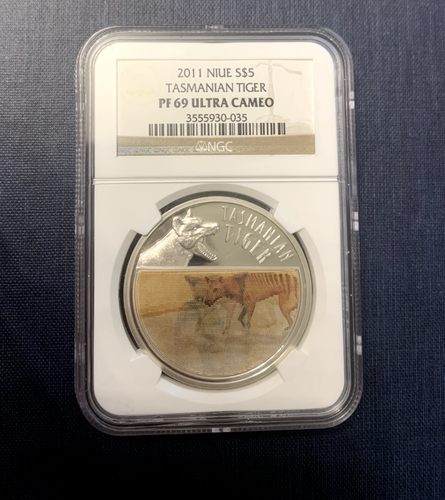 Rare 2011 Elizabeth II NIUE Tasmanian Tiger 5 Dollars PF 69 - Picture 2 of 2