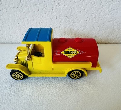 Sunoco Gas & Oil Truck Yellow Die-cast And Plastic 4.5 