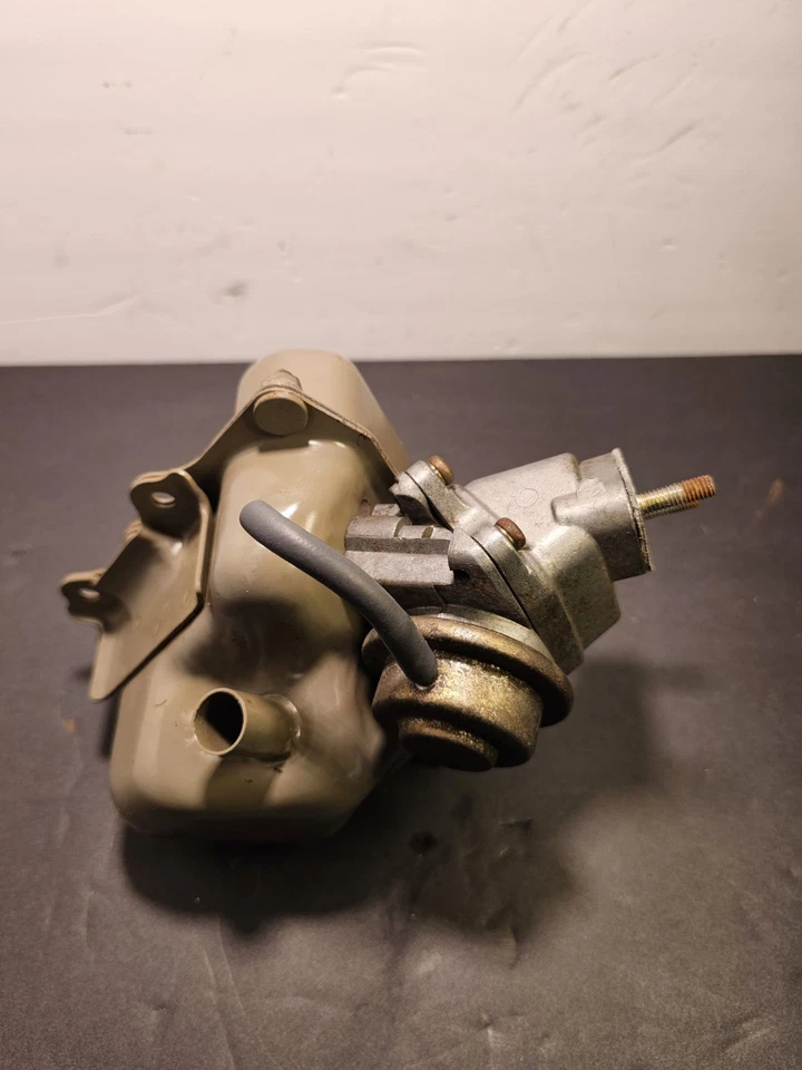 84-87 1984-1987 Honda Civic CRX EGR Conjunto de carcasa de válvula OEM Fábrica EW1 1,5 L Foto 4 de 4