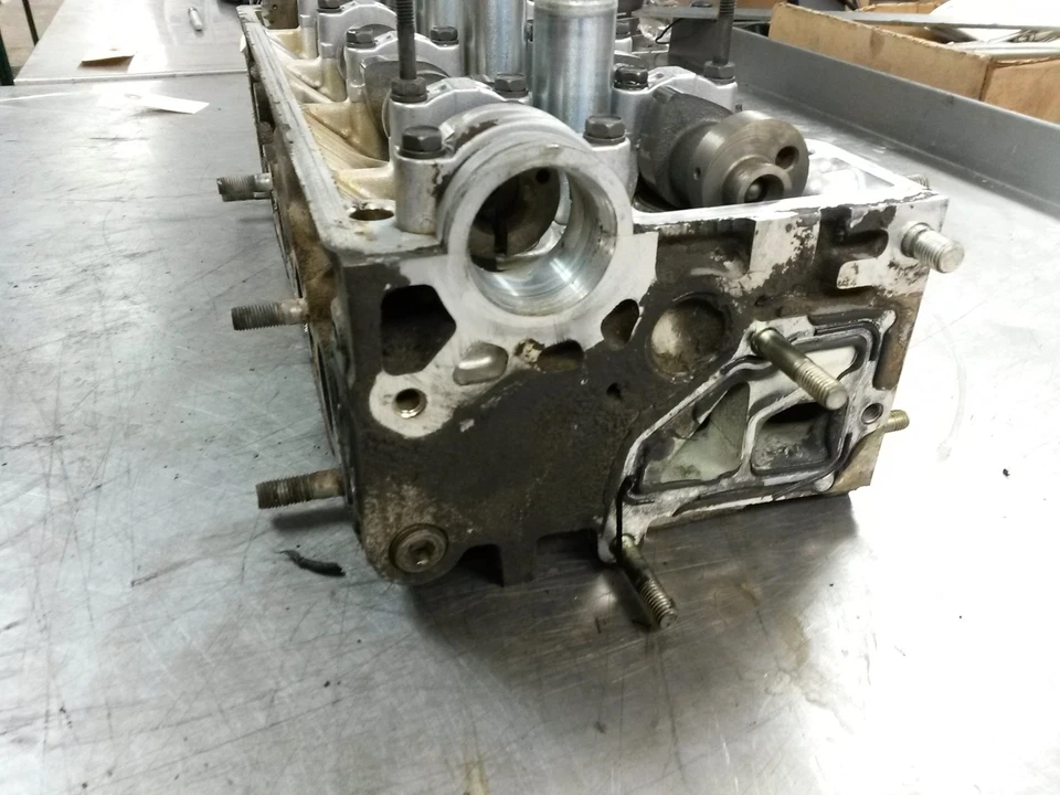 Cabeça de cilindro para 93-97 Geo Prizm 1.8 - Imagem 3 de 4