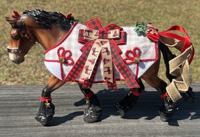 Breyer Christmas Holiday Horse 2020 Yuletide Greetings Shannondell