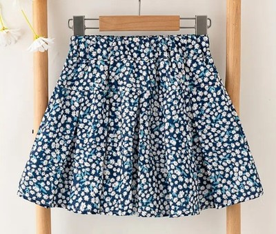 navy skort with daisies in 3-4 Youth