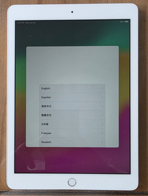 Apple iPad (6th Generation) A1893 32 GB, Wi-Fi, 9.7 in - Silver