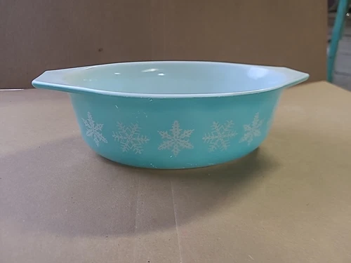 Vtg. PYREX # 043 Turquoise White Snowflake Casserole Dish 1 &1/2 Qt. NO LID