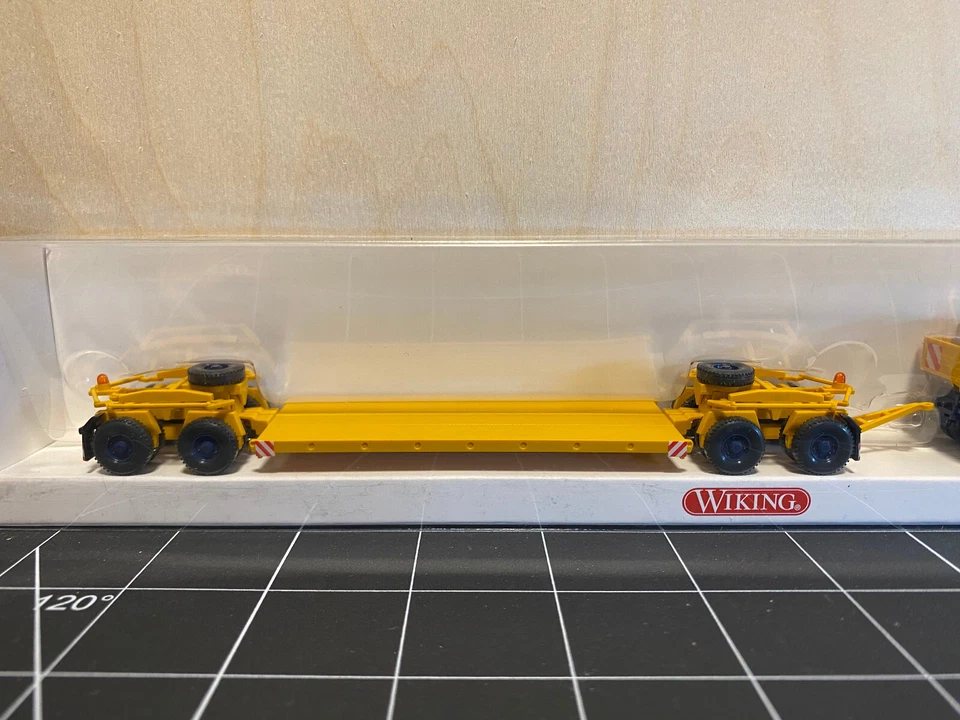 Tractor y remolque de transporte pesado WIKING 8514048 Krupp - 1:87/HO Foto 3 de 4