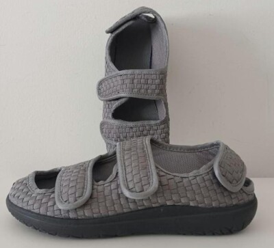 SISTTKE UNISEX WOMEN'S MEN'S SLIPPERS SANDALS - Main Image