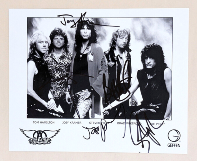 Aerosmith エアロスミス Joe Perry 直筆サイン本 Yahoo!オークション -「エアロスミス サイン」の落札相場・落札価格