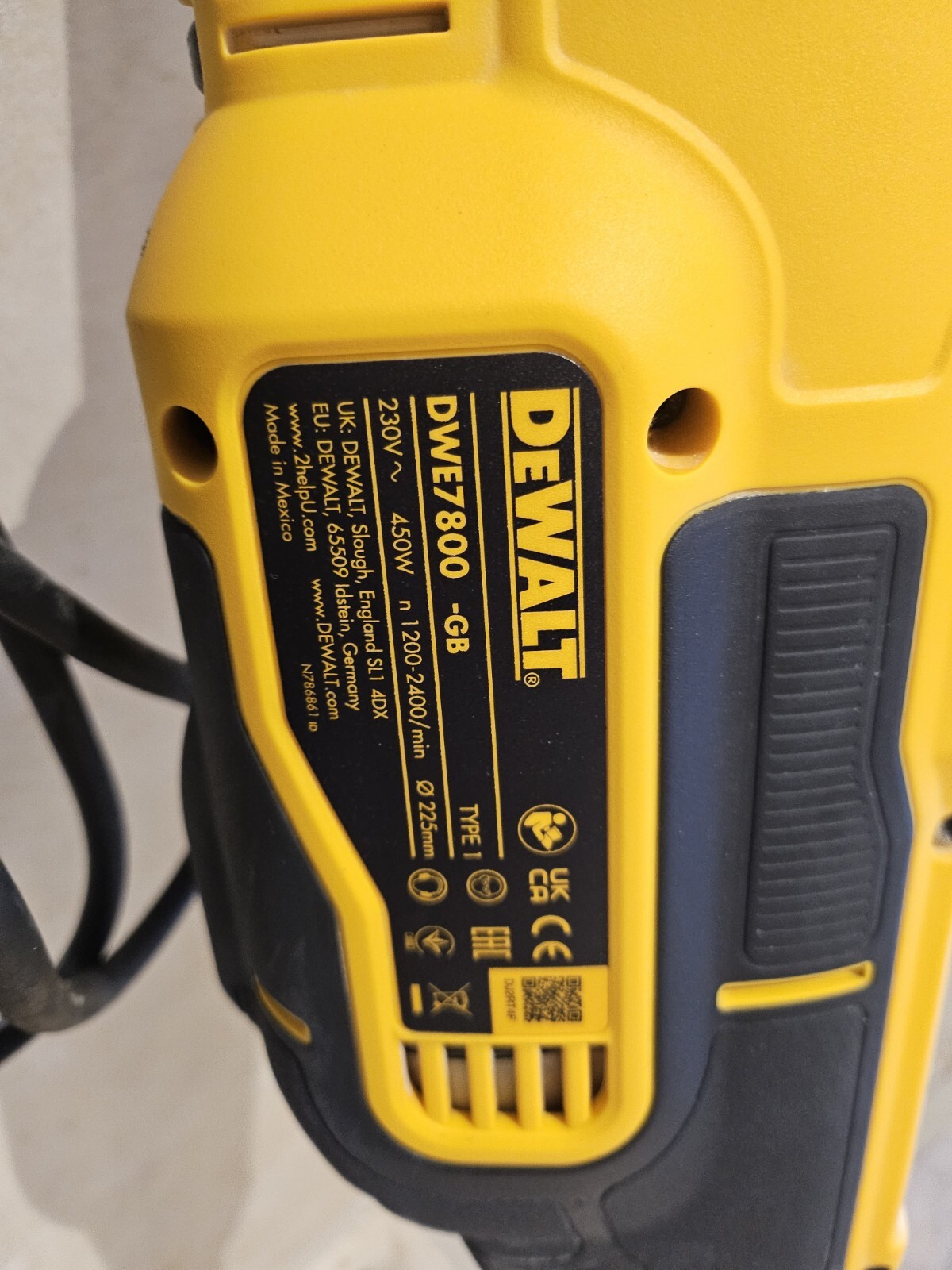 DEWALT DWE7800 710W Electric Drywall Sander Black/Yellow