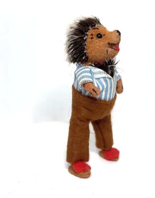 KK107 * Wagner Kunstlerschutz Dressed Hedgehog Vintage West