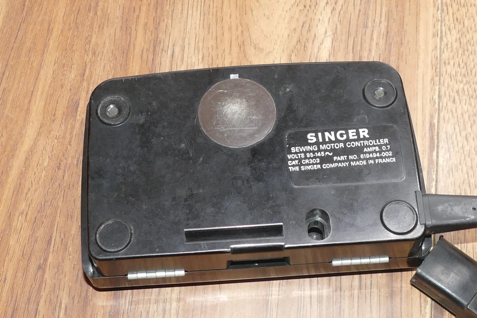 Singer 619494-002 Sewing Machine Foot Pedal Controller 3 Prong CR303 - Works - Image 2 of 4