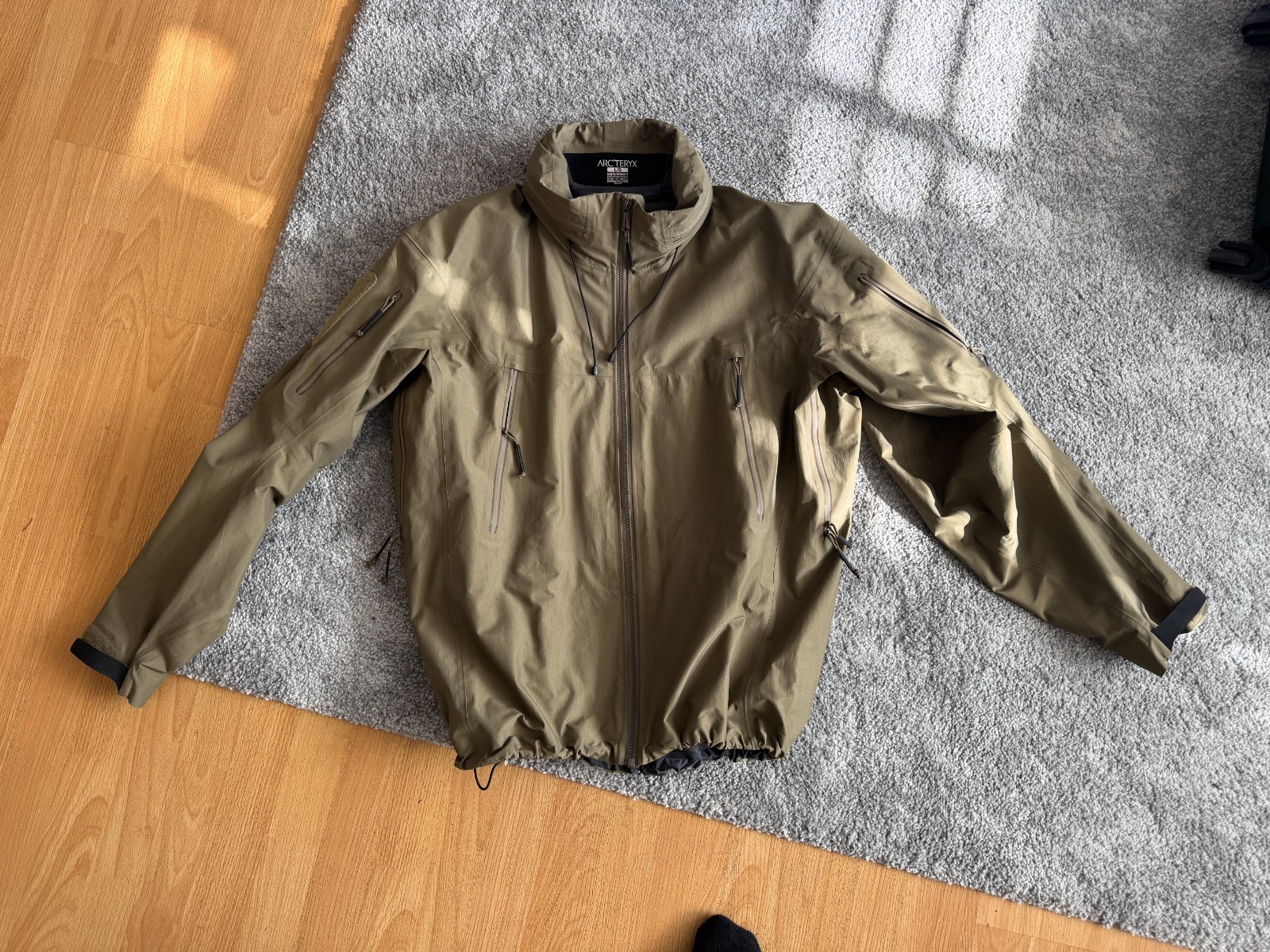 Arc’teryx LEAF Alpha Crocodile (Gen2) Jacket Men’s Large