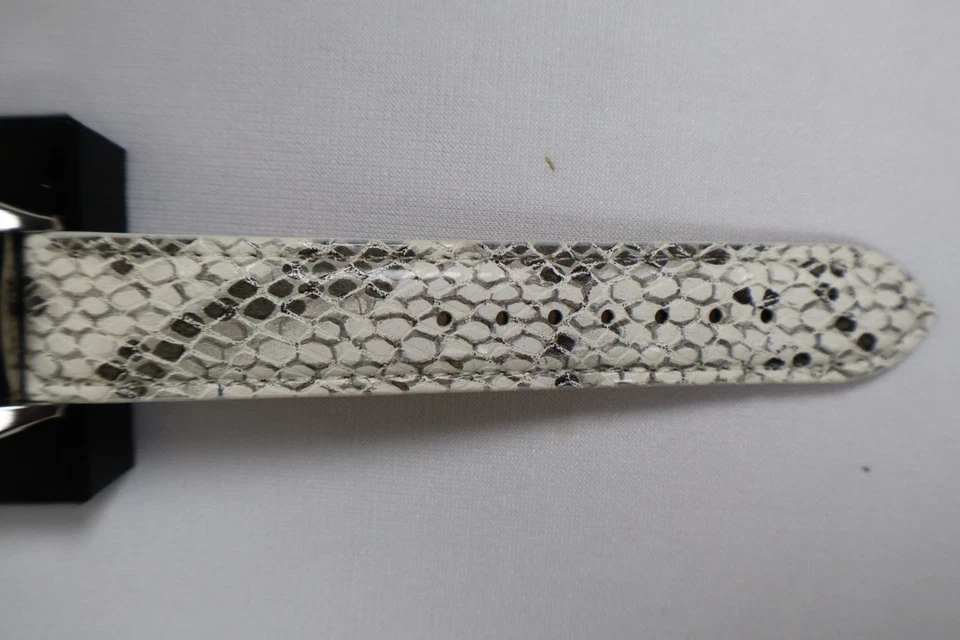 Reloj Gruen Nuevo en Caja Cuarzo Negro/Blanco Estampado Animal #FSC3285021/MZB Necesita Batt ¡RARO! Foto 4 de 4