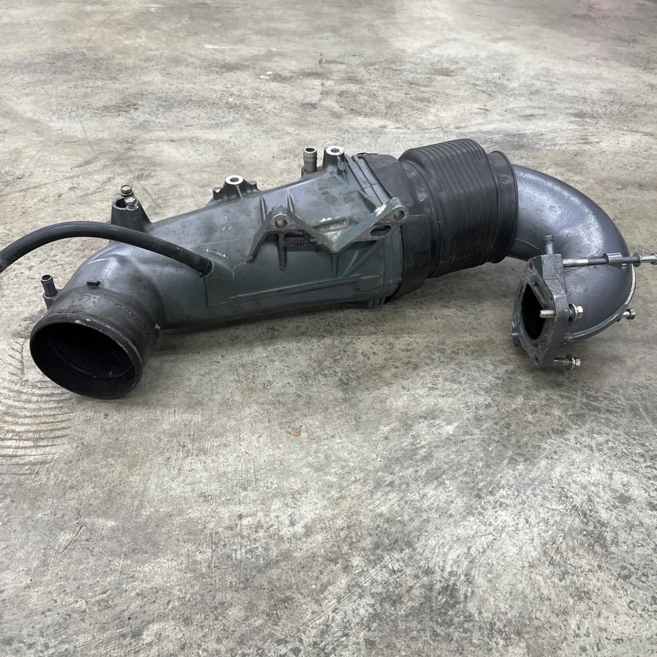 1995 1996 1997 Yamaha Wave Raider 1100 Exhaust Pipe Muffler Housing Waverunner - Image 3 of 4