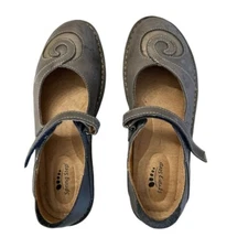 Spring Step Women’s Cosmic-Blue Leather Adjustable Strap Shoes Size 38 GUC