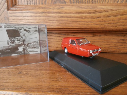 RELIANT ROBIN VAN & Micro Voiture d'antan & 1977 & 1/43e - Foto 4 di 8