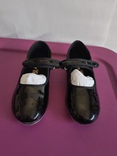 Dance Class Girls Tap Shoes - Size 1.5  Has some scuffs