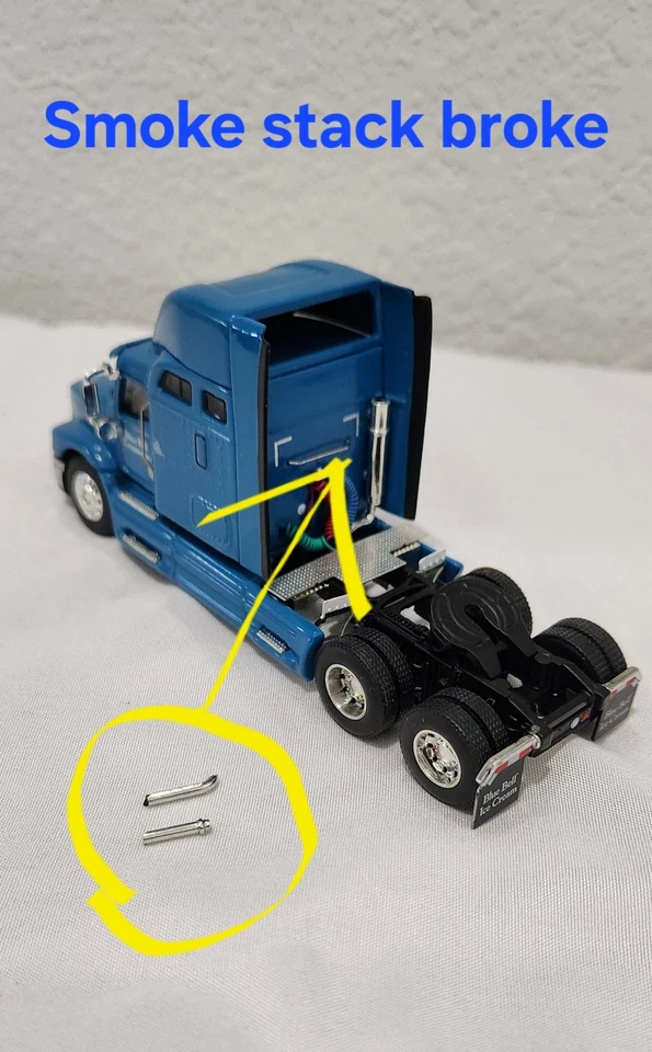 1/64 DCP Blue Bell Creameries Ice Cream International 9200i w/box -- BROKE STACK - Image 3 of 4