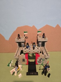 LEGO Castle 6073 Black Falcon's Castle 100% Complete w/ Instructions