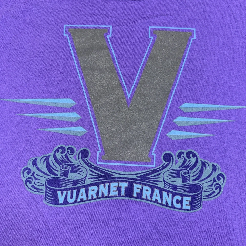 Camisa Vintage Vuarnet Francia Mediana Púrpura Grande V Puntada Única Hecha en EE. UU. Foto 2 de 4