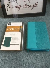 BIBLIA Reina-Valera 1960 LETRA GRAND  TURQUESA CON INDICE Y CIERRE EN ROJO