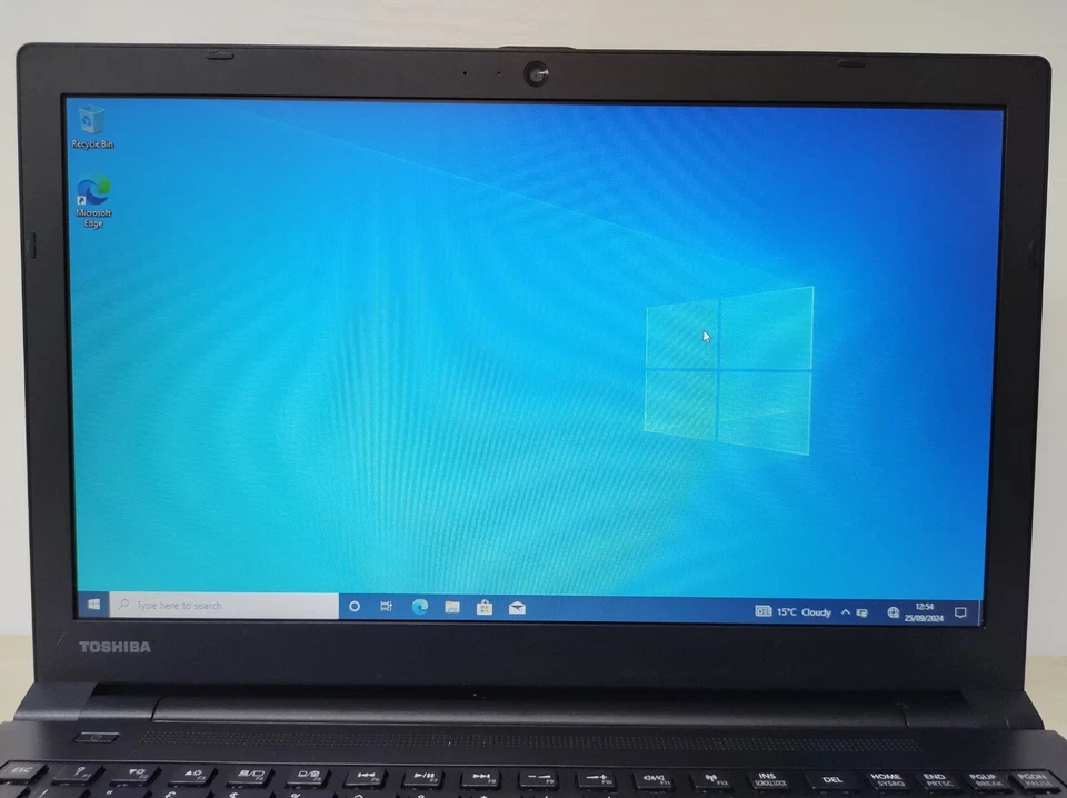 Toshiba Laptop Satellite Pro R50-B-12U i5 240GB SSD 8GB RAM*SPONGY MOUSE BUTTON* - Image 4 of 4