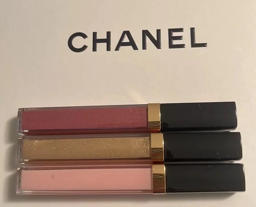Chanel Holiday 2024 Lip Gloss Trio with Cosmetic Bag New - Image 3 of 4