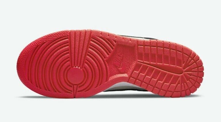 Nike Dunk Low (GS) Size7Y/WMNS 8.5 Sail/Black-Black-Chile Nike Dunk Low (GS) Size7Y/WMNS 8.5 Sail/Black-Black-Chile