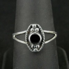 Ring Silver Black Onyx Round Stone Bead Design Sterling 925 Size 7.75 Ring 7 3/4